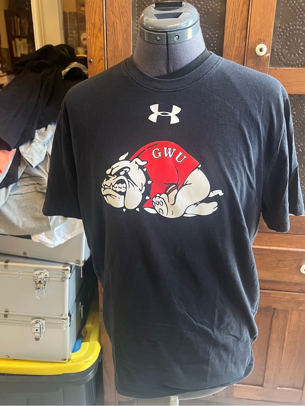 George Washington University T-shirt by Under Armour size M